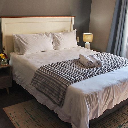 Modern Farm Apartment Lichtenburg ภายนอก รูปภาพ