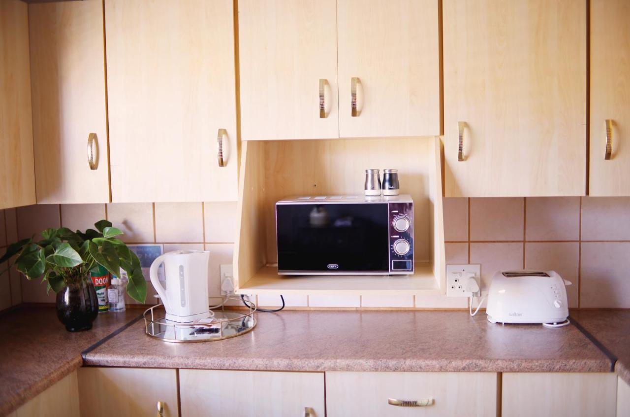 Modern Farm Apartment Lichtenburg ภายนอก รูปภาพ