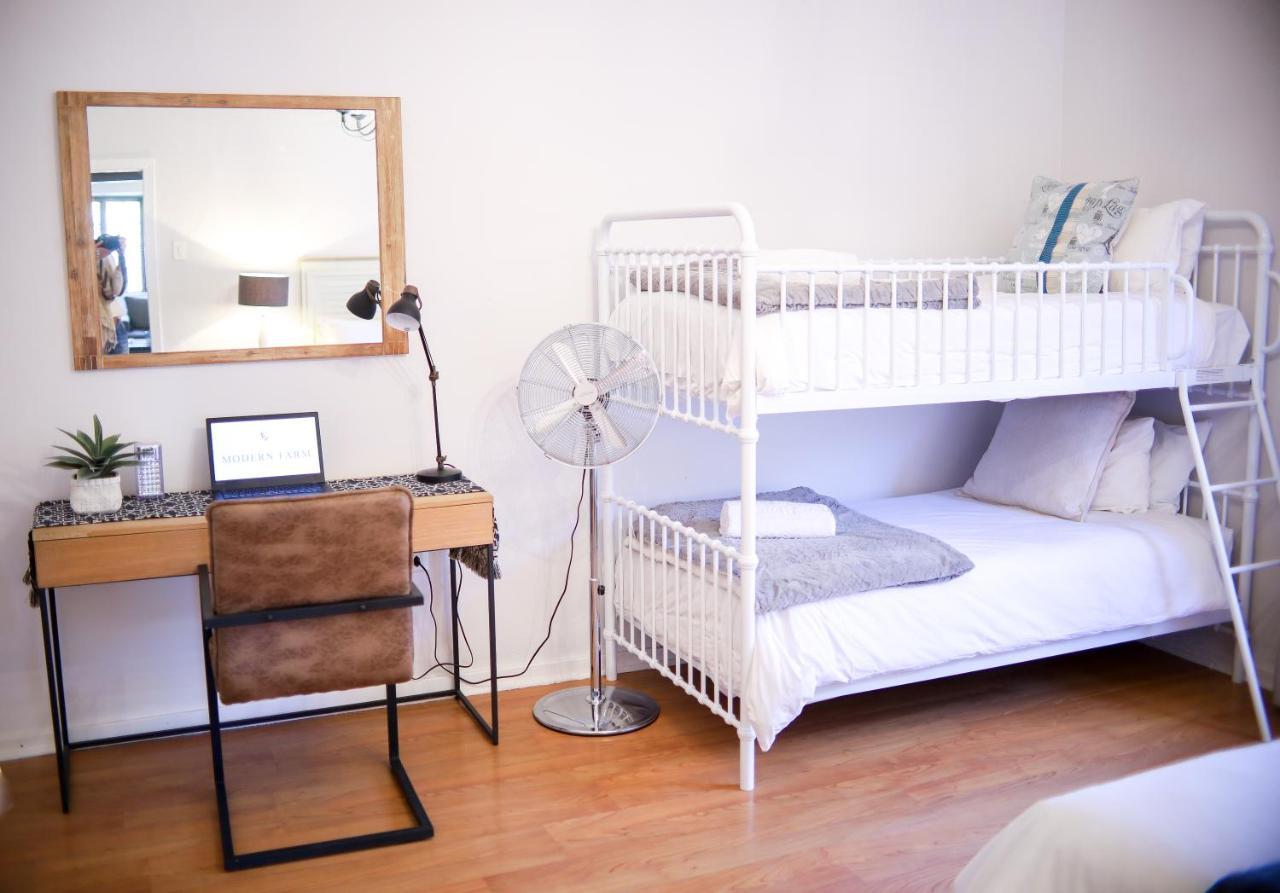 Modern Farm Apartment Lichtenburg ภายนอก รูปภาพ