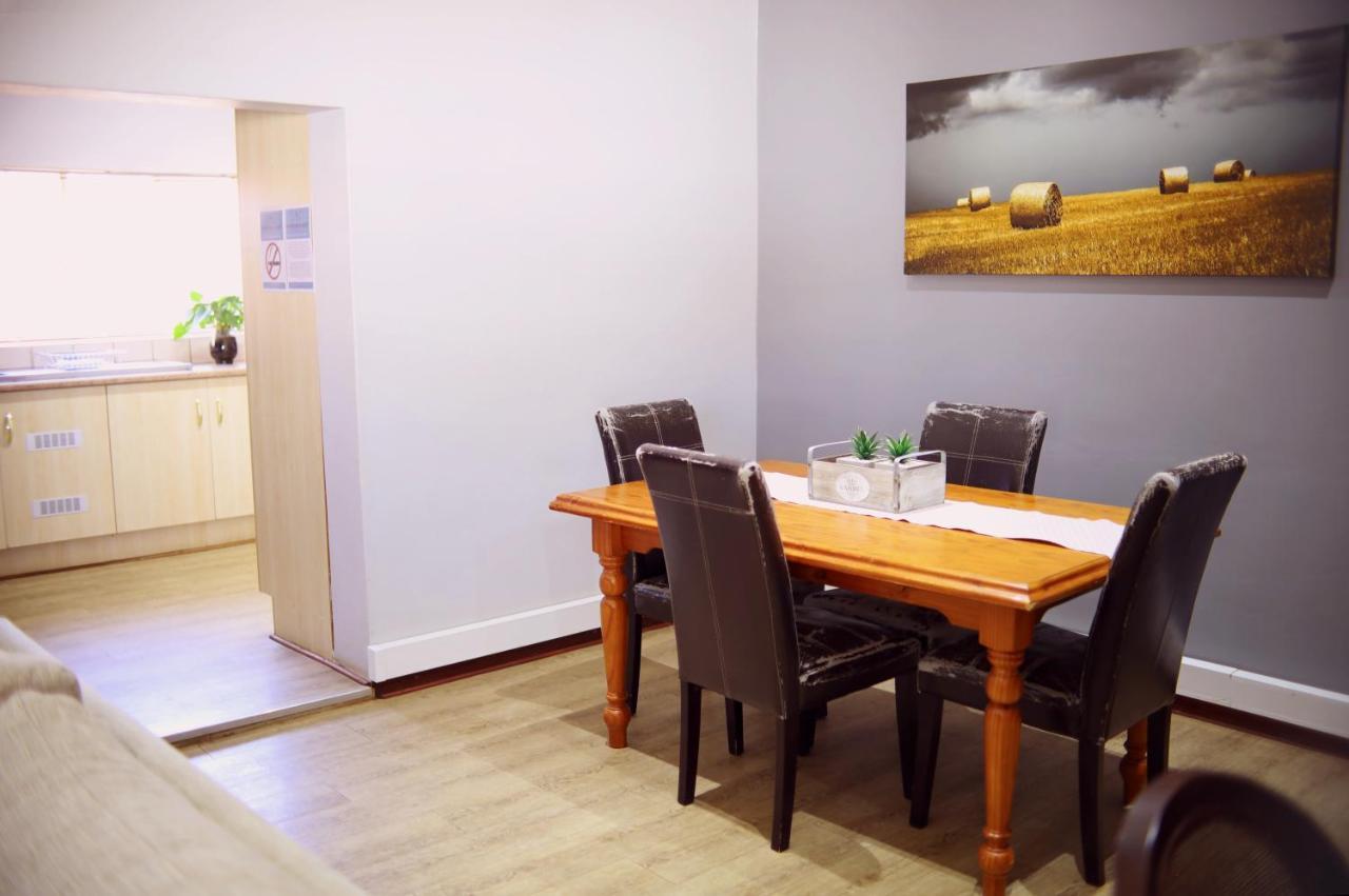 Modern Farm Apartment Lichtenburg ภายนอก รูปภาพ