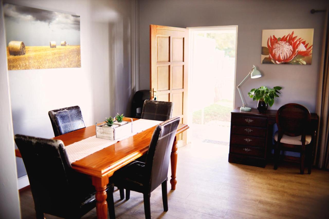 Modern Farm Apartment Lichtenburg ภายนอก รูปภาพ