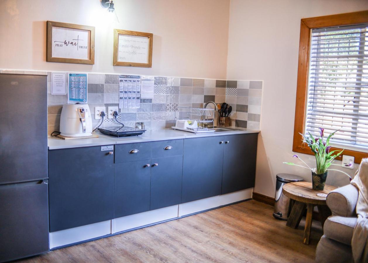 Modern Farm Apartment Lichtenburg ภายนอก รูปภาพ