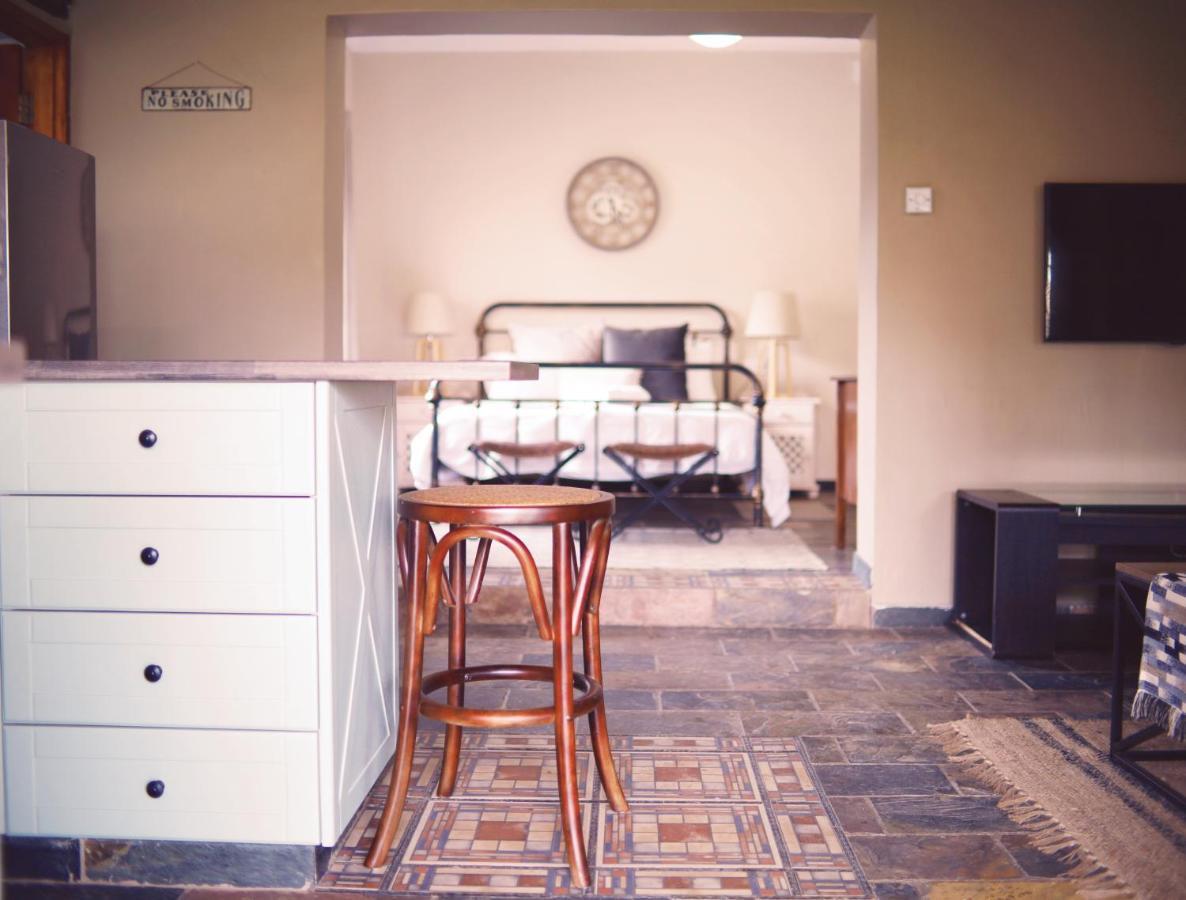 Modern Farm Apartment Lichtenburg ภายนอก รูปภาพ