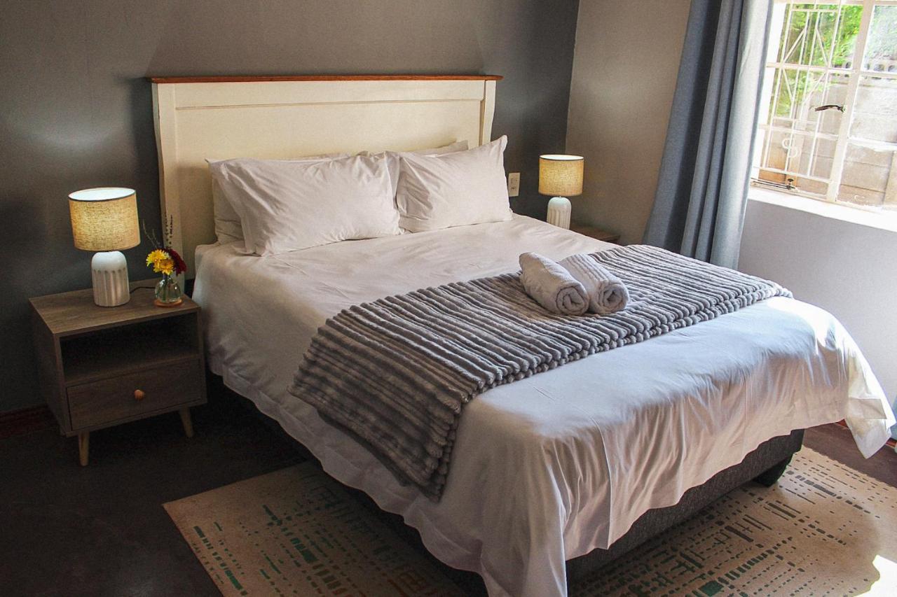 Modern Farm Apartment Lichtenburg ภายนอก รูปภาพ