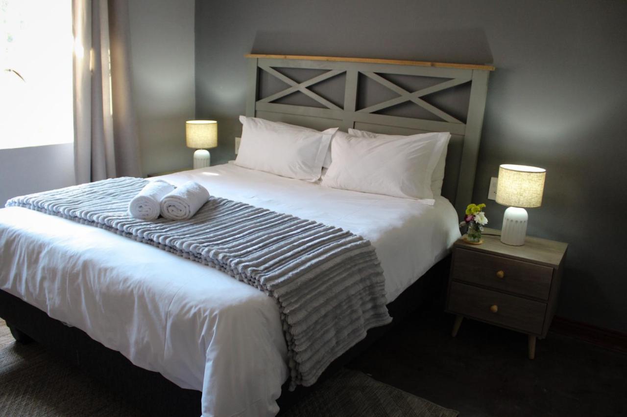 Modern Farm Apartment Lichtenburg ภายนอก รูปภาพ