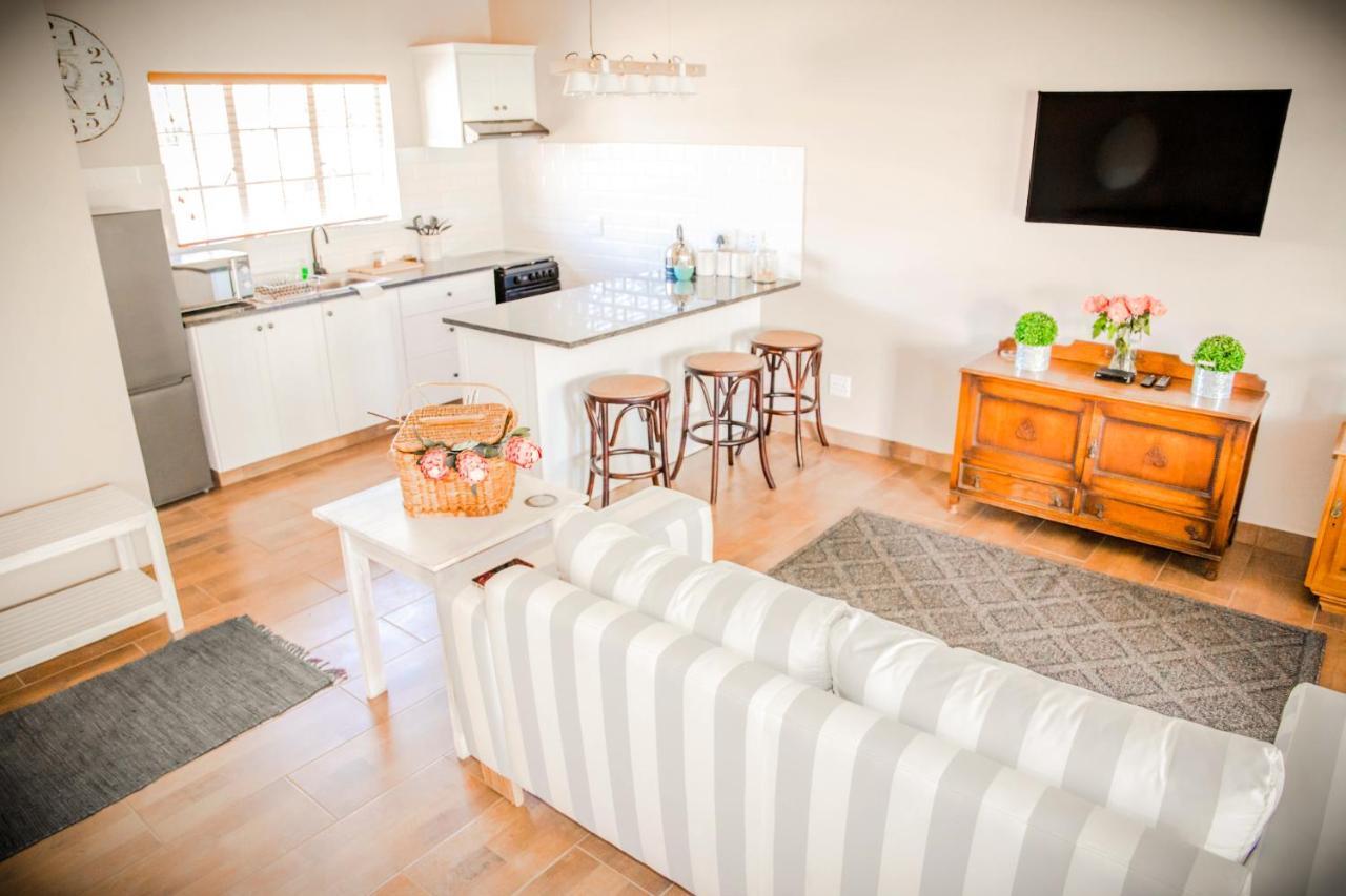 Modern Farm Apartment Lichtenburg ภายนอก รูปภาพ