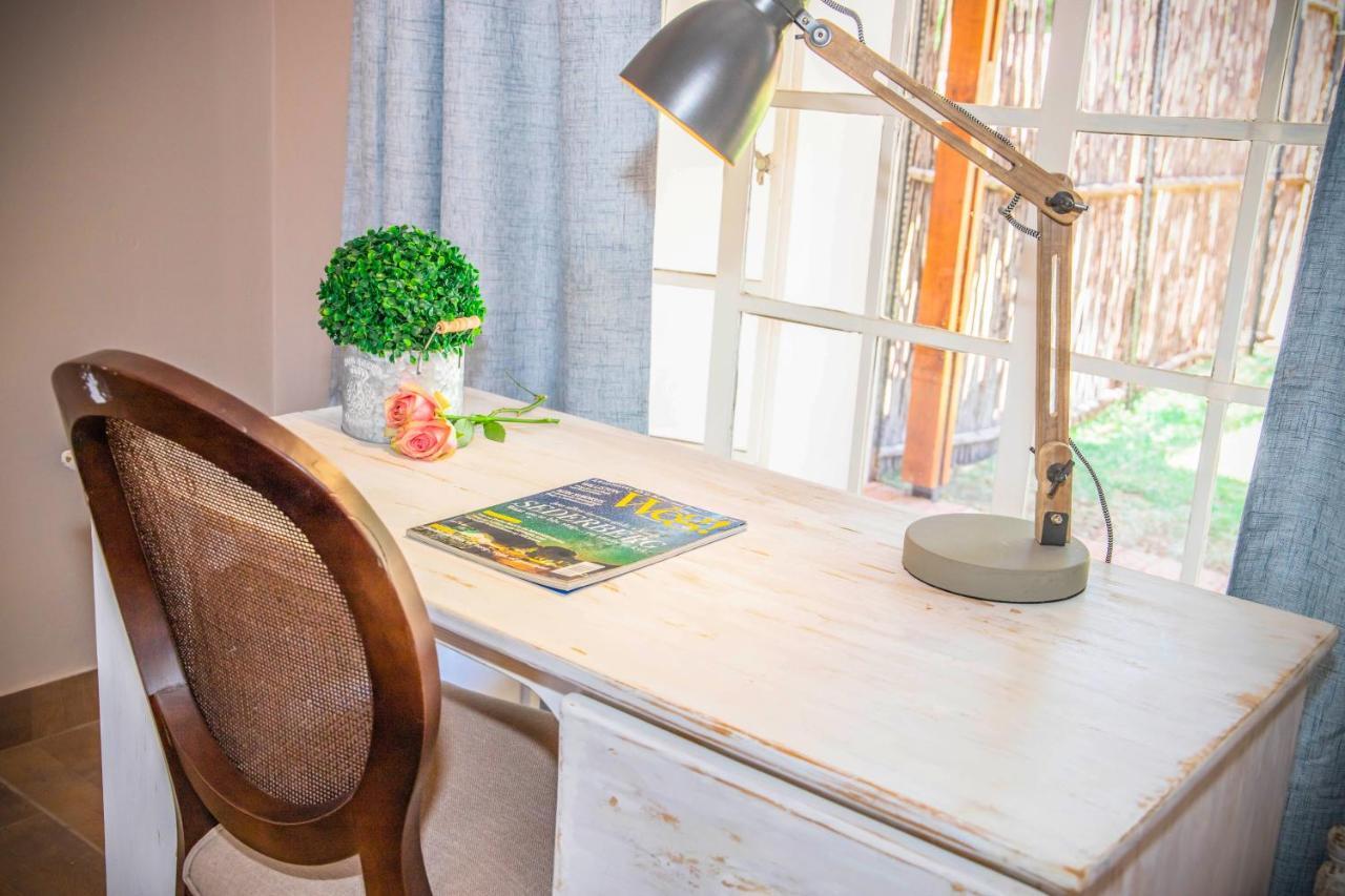 Modern Farm Apartment Lichtenburg ภายนอก รูปภาพ