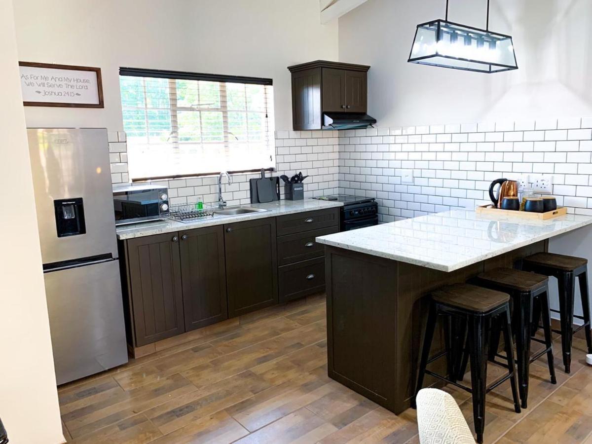 Modern Farm Apartment Lichtenburg ภายนอก รูปภาพ