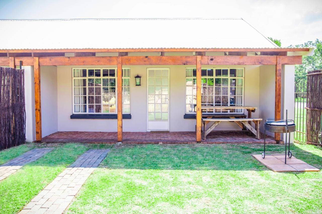 Modern Farm Apartment Lichtenburg ภายนอก รูปภาพ