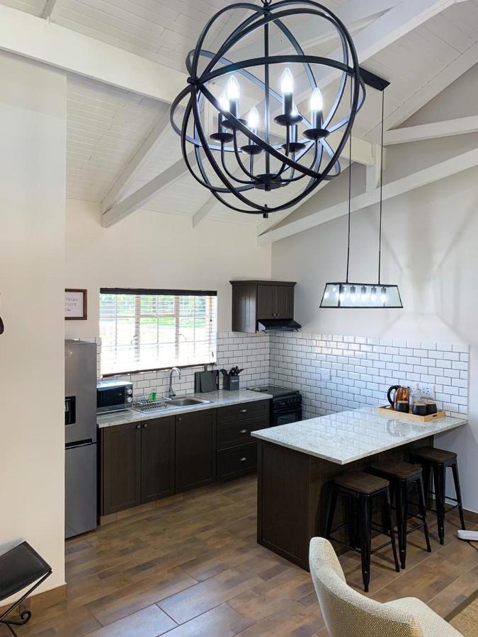 Modern Farm Apartment Lichtenburg ภายนอก รูปภาพ